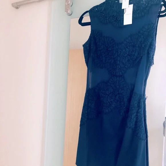 Lover the label (Australian) dress size 4 - Picture 2 of 9